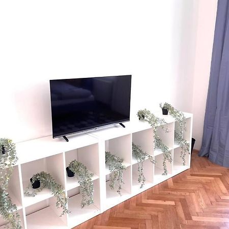 Brand New Spacious & Stylish Aptmt In City-Centre Вена Экстерьер фото